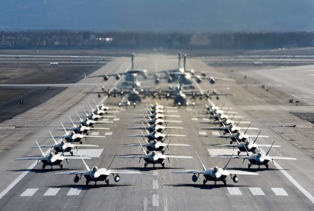 中国空军基地视频，探索中国空军的力量与荣耀，中国空军基地探秘，力量与荣耀的空中展翅
