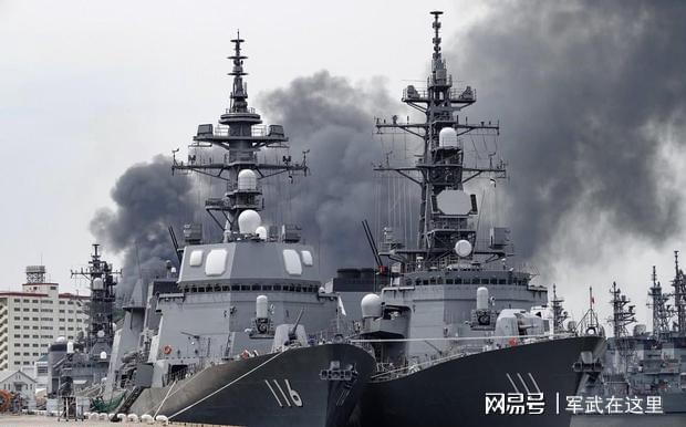 海军70周年阅舰式，浓雾笼罩，视线模糊，却见证着国家的力量与荣耀，海军70周年阅舰式，浓雾中的国家力量与荣耀