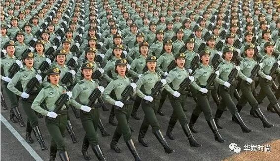 女兵方队亮相，352名女兵展现独特风采，女兵方队亮相，展现独特风采的352名女兵