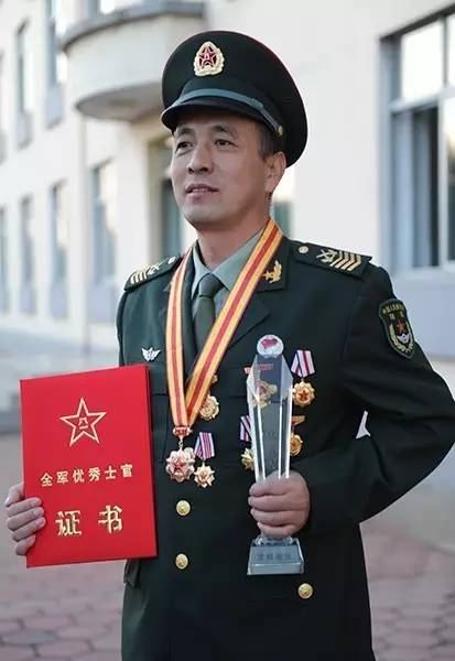 关于十个一等功可以当将军吗的问题探讨，探讨，十个一等功能否直接晋升将军？