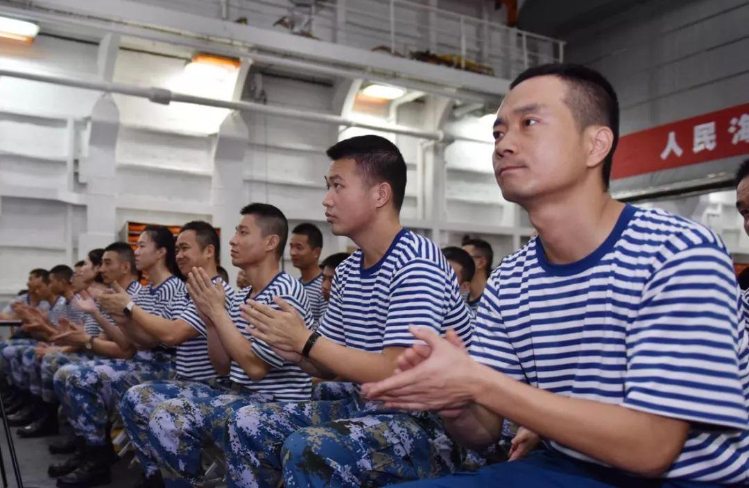 昆仑山舰对比，全面解析性能、功能与特点，昆仑山舰全面对比解析，性能、功能与特点对比
