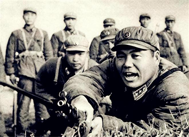 集团军副参谋长是什么级别？深度解析军队职务与级别，集团军副参谋长职务级别深度解析，职务与级别的关系与意义