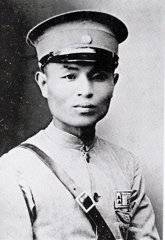 二野和四野谁最强？深度解析两大野战军的历史背景与实力对比，二野与四野实力对比，历史背景深度解析，谁最强？