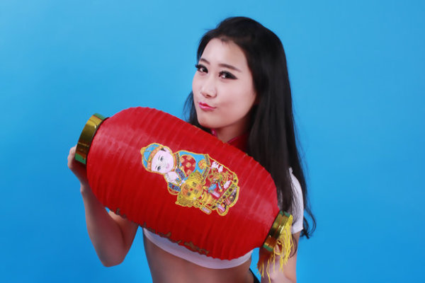 王中王三肖选一肖蓝月亮，揭秘背后的秘密与策略，揭秘王中王三肖选一肖蓝月亮背后的秘密与策略