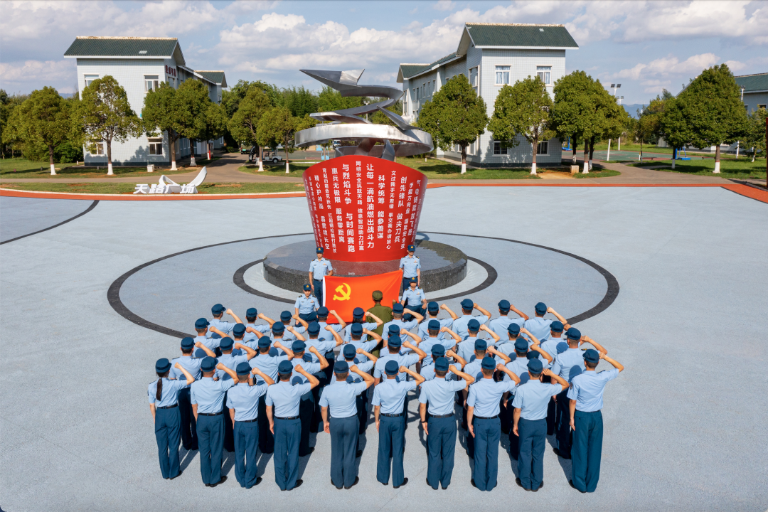 空军第十五师驻地及其历史背景与发展现状，空军第十五师驻地史话，历史背景与发展现状揭秘