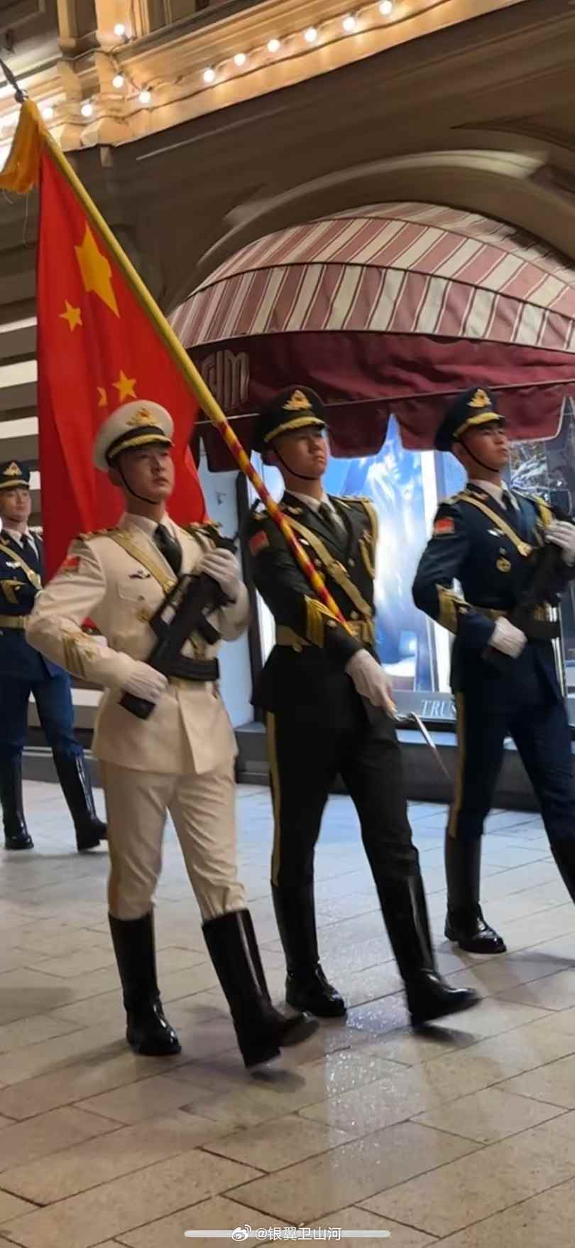 庆祝俄罗斯国庆，中国仪仗队展现风采，中国仪仗队庆祝俄罗斯国庆展现风采