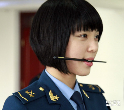 中国女兵帅气短发图片展示，中国女兵帅气短发风采展示