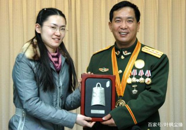独臂将军丁小军老婆，背后的故事与SEO洞察，独臂将军丁小军妻子的故事与SEO洞察揭秘