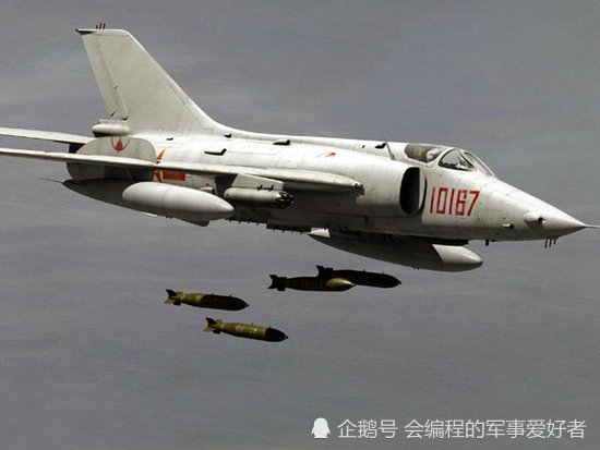强5攻击机挂载武器，深度解析其战斗能力与配置，强5攻击机的武器挂载与战斗能力深度解析