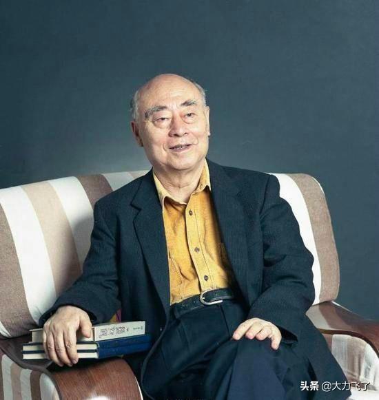 两弹一星之父究竟指的是什么？深度解读背后的故事与意义，深度解读，两弹一星之父背后的故事与意义