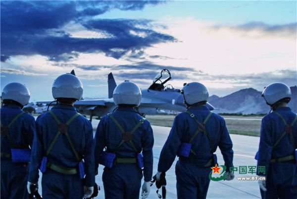 中国空军招兵宣传片，激发青年飞行梦想，共筑蓝天防线，中国空军招兵宣传片，激发飞行梦想，共筑蓝天防线