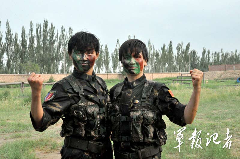 中国女特种兵手枪，力量与技能的完美结合，中国女特种兵手枪，力与技的巅峰融合