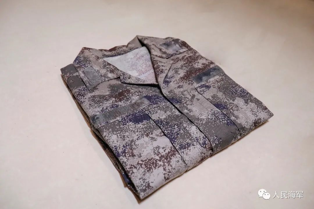 星空迷彩服的颜色组合与种类解析，星空迷彩服的颜色组合与种类详解