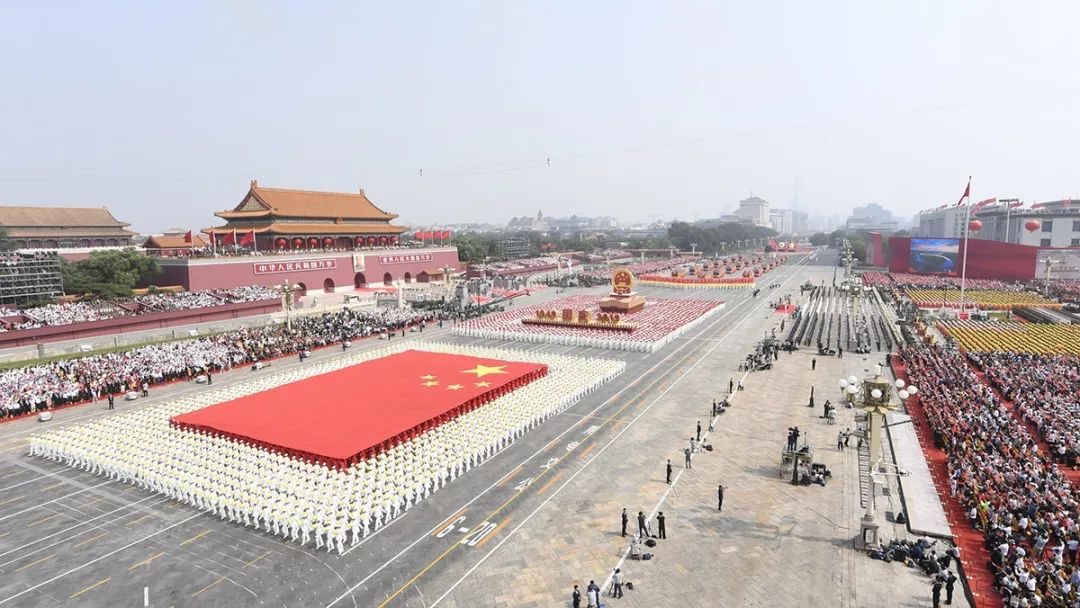 国庆70年大阅兵，壮丽军威，盛世华章，国庆70年大阅兵，盛世军威，华章壮丽
