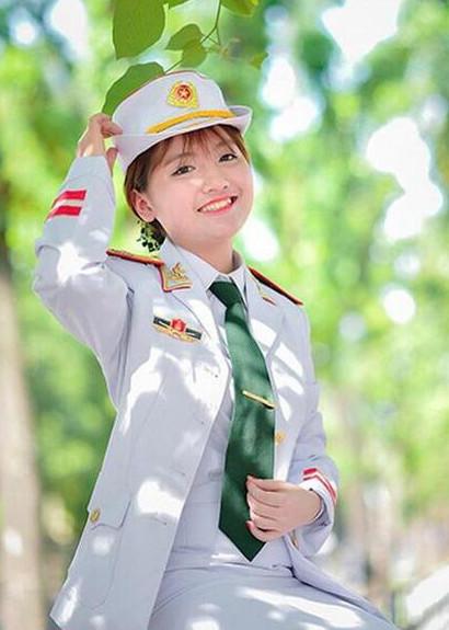 闪耀的荣光，漂亮解放军女兵的故事，解放军女兵的荣耀故事