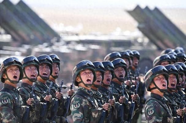 揭秘朱日和阅兵中的震撼方队，探寻背后的故事与荣耀，朱日和阅兵震撼方队背后的故事与荣耀探寻