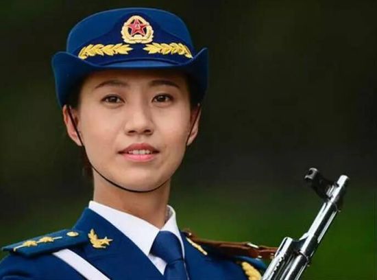 揭秘三军仪仗队女兵程诚照片背后的故事，三军仪仗队女兵程诚照片背后的故事揭秘
