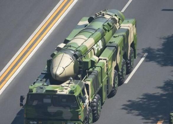中国东风21D导弹锁定美国航母，解析与探讨，东风21D导弹瞄准美国航母，解析与探讨