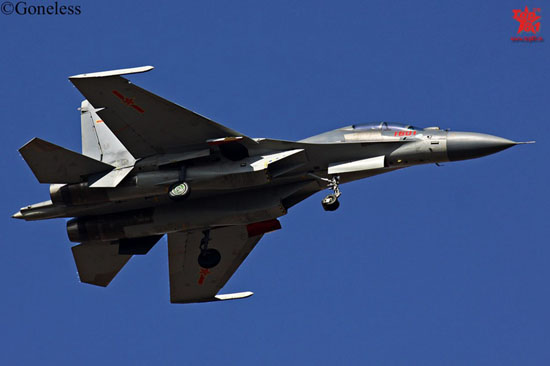 歼-16与F-15，两款战斗机的性能对比与评估，歼-16与F-15战斗机性能对比及评估