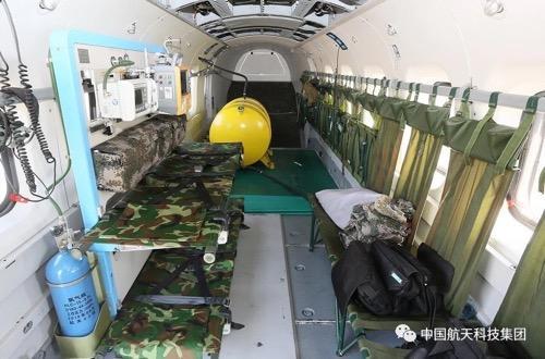 直-18运输机舱内，设计与功能解析，直-18运输机舱内设计与功能深度解析