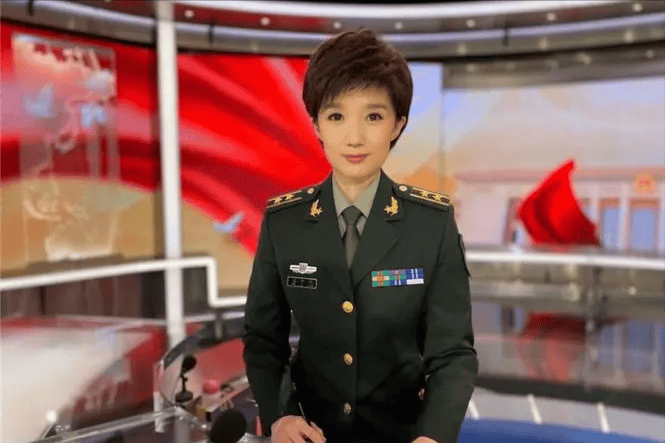 中央军事频道女主持，闪耀荧屏的军事之花，中央军事频道女主持，荧屏上的军事之花闪耀光芒