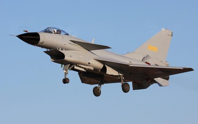 歼-10与美国，军事航空技术的交汇与差异，歼-10与美国，军事航空技术的交汇与挑战
