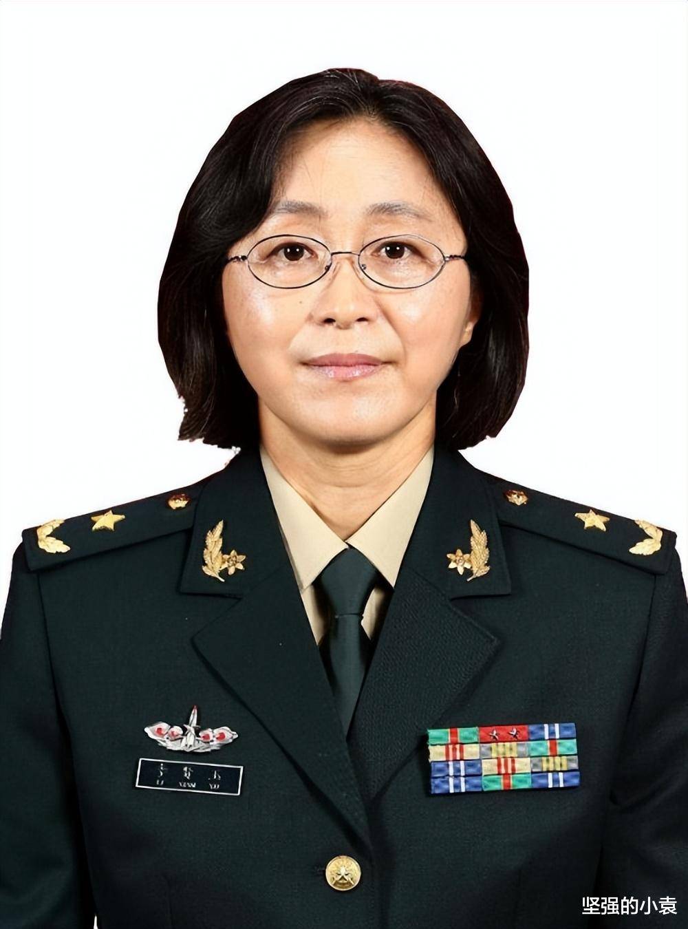 张微微少将简历——一位杰出的军事领袖的生平与成就，张微微少将生平与成就概览，杰出军事领袖的历程