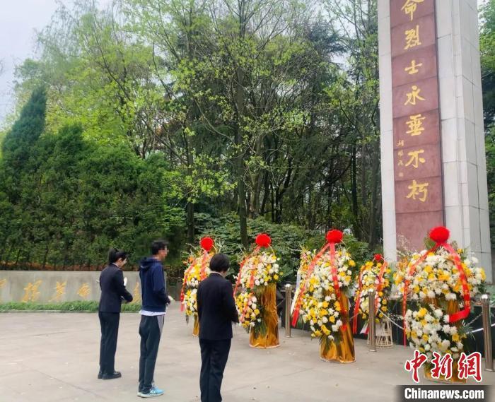 赞美戍边战士肖思远等人，英雄之魂，时代之楷模，肖思远等戍边战士，英雄之魂，时代楷模的赞美