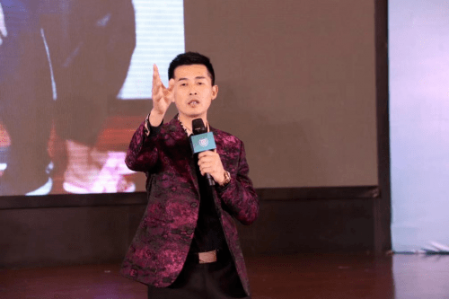 徐云鹏，一位引领时代的先锋人物探索，徐云鹏，时代先锋的探索之旅