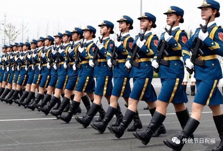 中国女兵早上好图片，展现坚韧与美丽的独特风采，中国女兵早上好，坚韧与美丽的独特风采展现