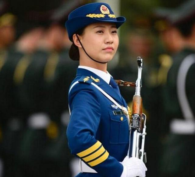 三军仪仗队张洪杰简历——一位英勇卫士的辉煌历程，三军仪仗队张洪杰的辉煌历程，英勇卫士的简历