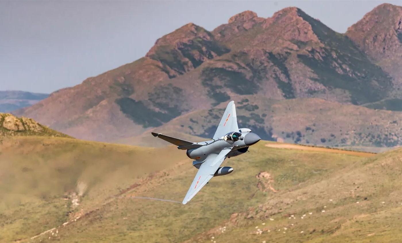F16V战斗机与歼-10C，两大空中巨擘的综合对比，F16V战斗机与歼-10C，空中巨擘综合对比解析