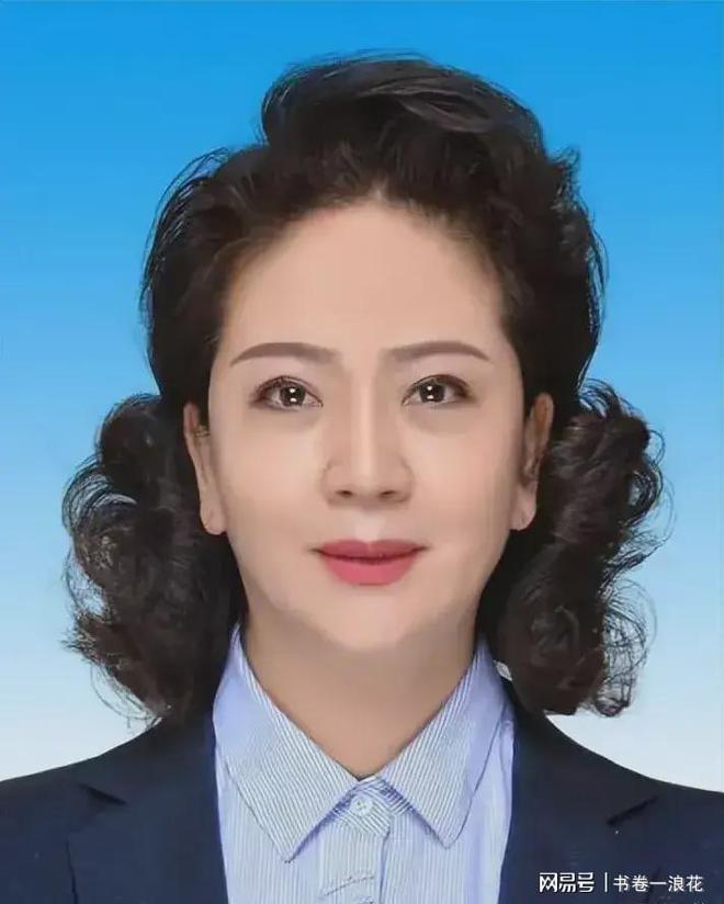 呼和浩特女副局长李少莉，一位闪耀在行政领域的璀璨明珠，呼和浩特女副局长李少莉，行政领域的璀璨明珠领袖