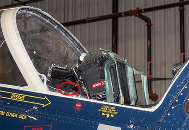 歼10座舱盖高空爆炸事件揭秘，卢建军角色解析，歼10座舱盖高空爆炸事件内幕揭秘，卢建军角色深度解析