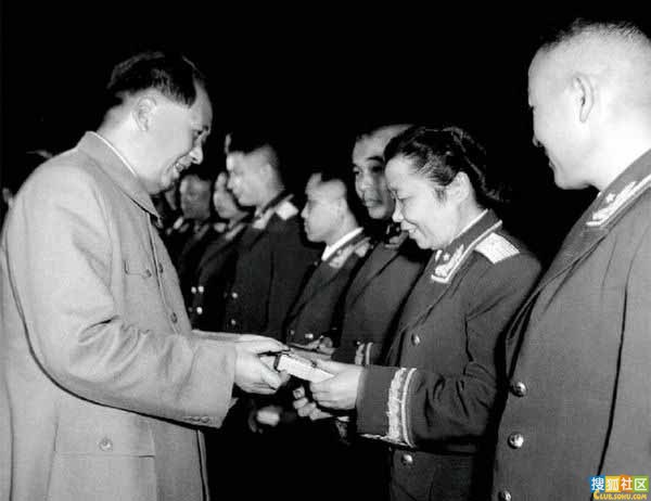 揭秘，1955年授衔最年轻的将军是谁？，揭秘，最年轻的将军揭秘，他是谁？——揭秘1955年授衔的年轻将军传奇故事