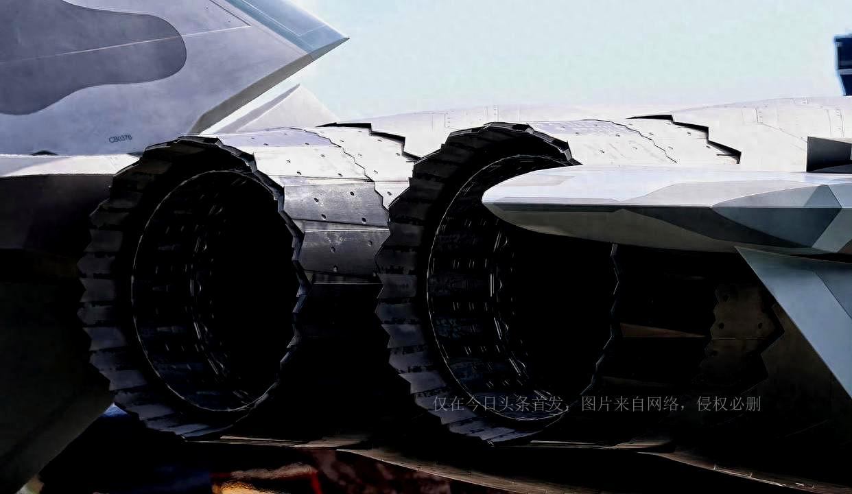 歼-20与F-22，究竟谁更大？深度解析两款战斗机的尺寸与性能差异，歼-20与F-22战机对比，尺寸与性能深度解析，谁更胜一筹？
