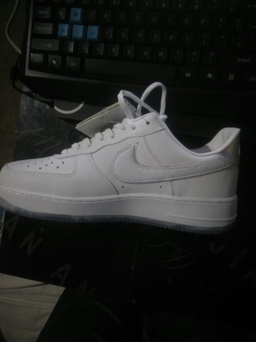 Nike空军一号真假鉴别全攻略，Nike空军一号真假鉴别指南