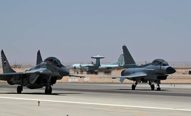 米格-29战斗机与歼-10战斗机，两大空中巨擘的比较分析，米格-29与歼-10，两大空中巨擘的全面比较分析