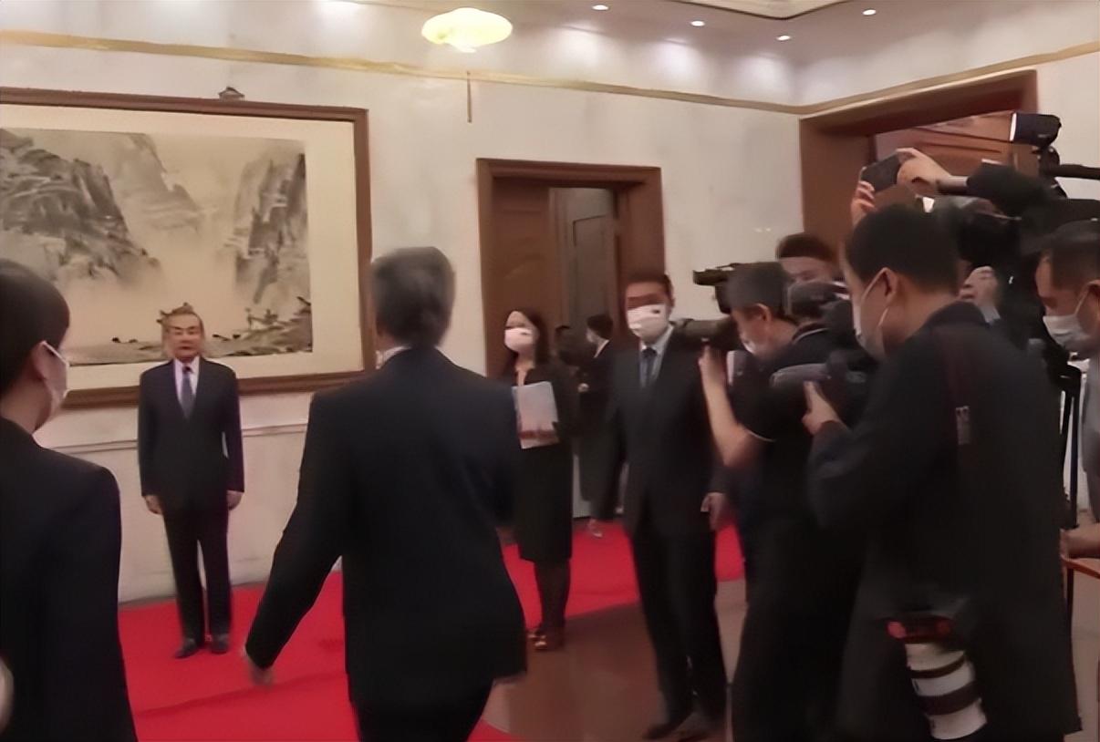 歼-21存在吗？深度解析中国新一代战斗机传闻，揭秘歼-21，中国新一代战斗机的传闻深度解析