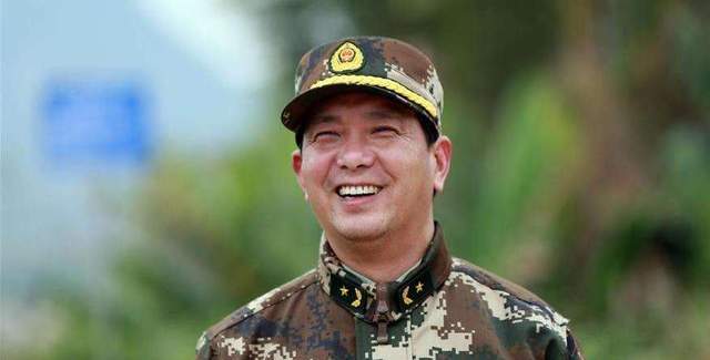 独臂英雄丁晓兵，战场上的坚韧与荣耀，独臂英雄丁晓兵，战场上的坚韧与荣耀之路