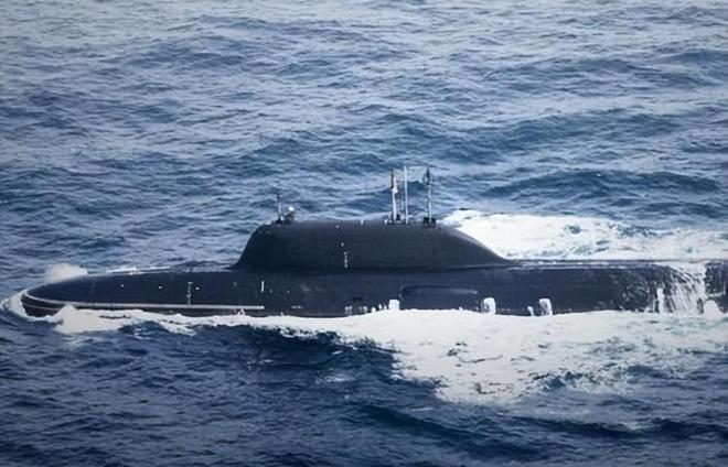 关于中国海军的传奇潜艇——揭秘中国海军041型潜艇排水量的秘密，揭秘中国海军传奇潜艇，探索传奇的041型潜艇排水量的秘密
