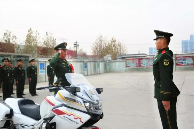 国宾护卫队训练场面，严谨与荣耀的展现，国宾护卫队训练，严谨与荣耀的壮丽展示