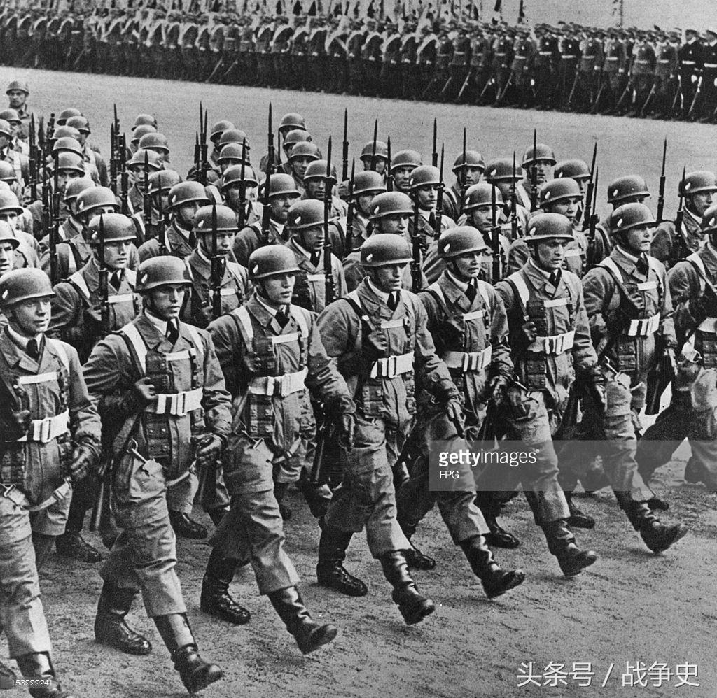 揭秘空降兵王牌部队，荣誉与传奇的铸就之地，揭秘王牌空降兵部队，荣誉与传奇的锻造之所