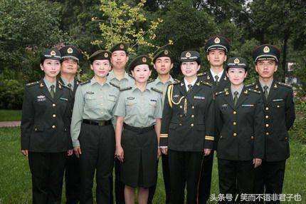 解放军与普通兵的区别，职责、角色与荣誉的差异探讨，解放军与普通兵，职责、角色与荣誉差异深度解析