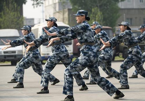 军训必备物品清单，百件精选，全方位准备，军训全方位准备，百件精选必备物品清单