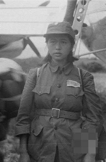 珍贵回忆，女兵个人老照片中的65军装风采，珍贵回忆，女兵老照片中的军装风采