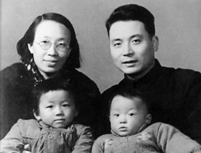 两弹一星邓稼先图片，缅怀科技巨星，重温历史记忆，邓稼先与两弹一星，科技巨星的永恒记忆与历史的重温图片集