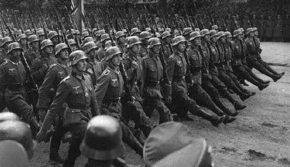 普鲁士阅兵震撼视频，历史与荣耀的重现，普鲁士阅兵震撼重现，历史荣耀的瞬间