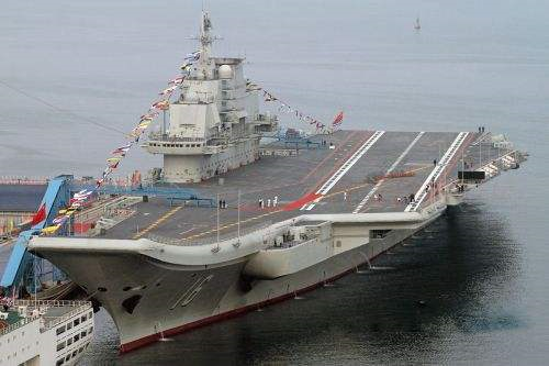航空母舰对于（海军力量）相当于潜艇对于（隐蔽战斗力），航空母舰与海军力量的关系对比潜艇与隐蔽战斗力的影响，战略武器的重要性分析