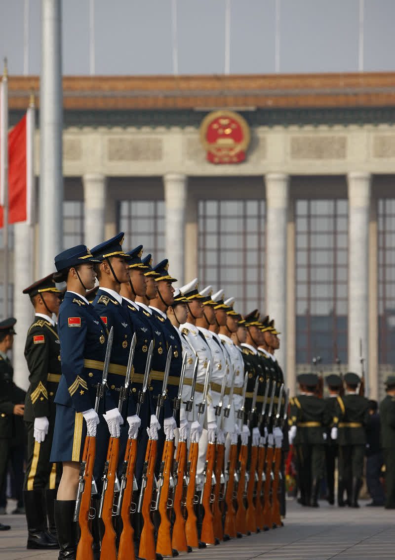 国庆阅兵方队中的大外人身影，荣耀与骄傲的象征，国庆阅兵方队中的外籍荣耀，大外人的骄傲与象征